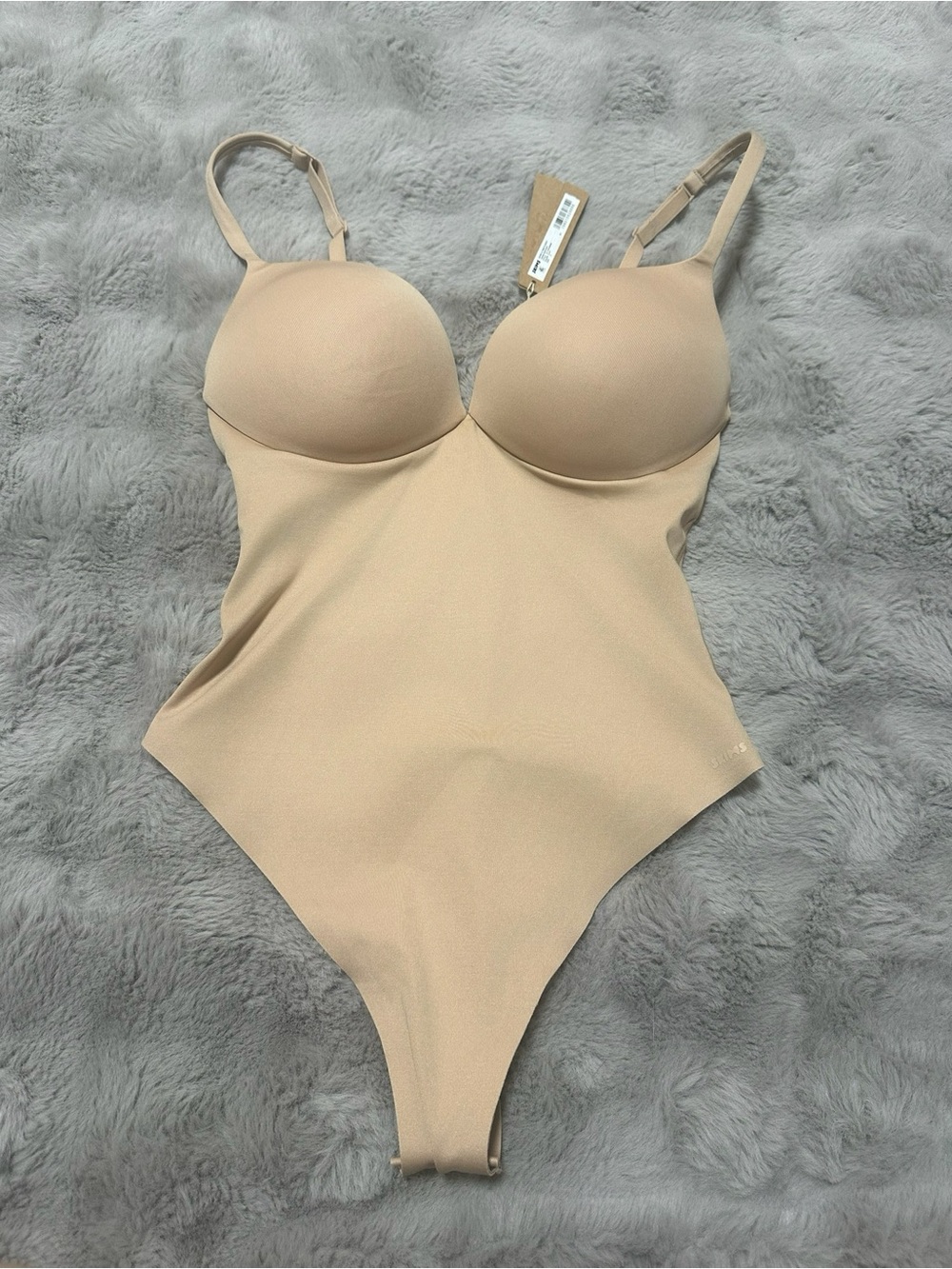 NWT SKIMS ULTIMATE BODY THONG BODYSUIT S Clay